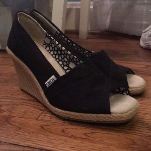 black canvas tom wedges